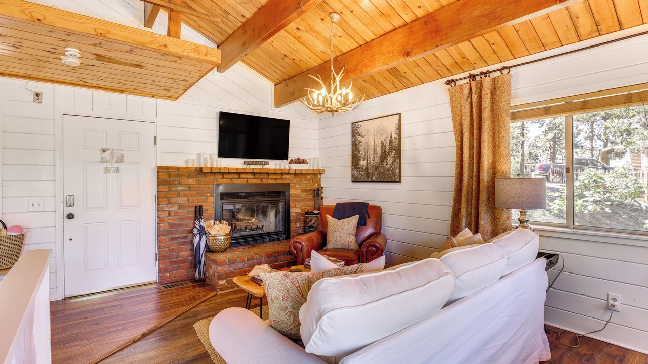 Photo of Bedroom in Arrowbear Lake