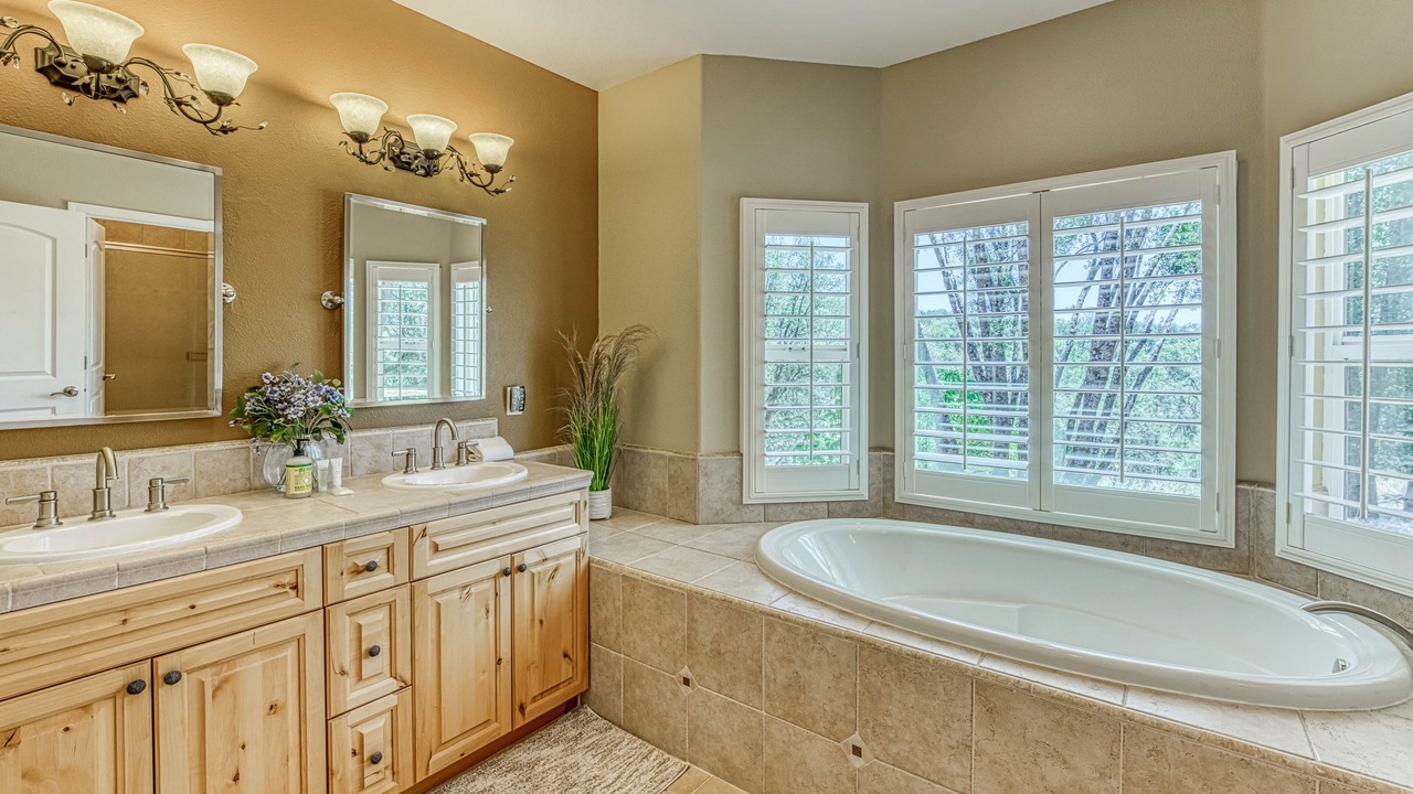 Photo of Bathroom in Mariposa