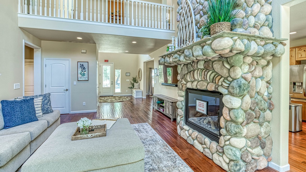 Photo of Livingroom in Mariposa