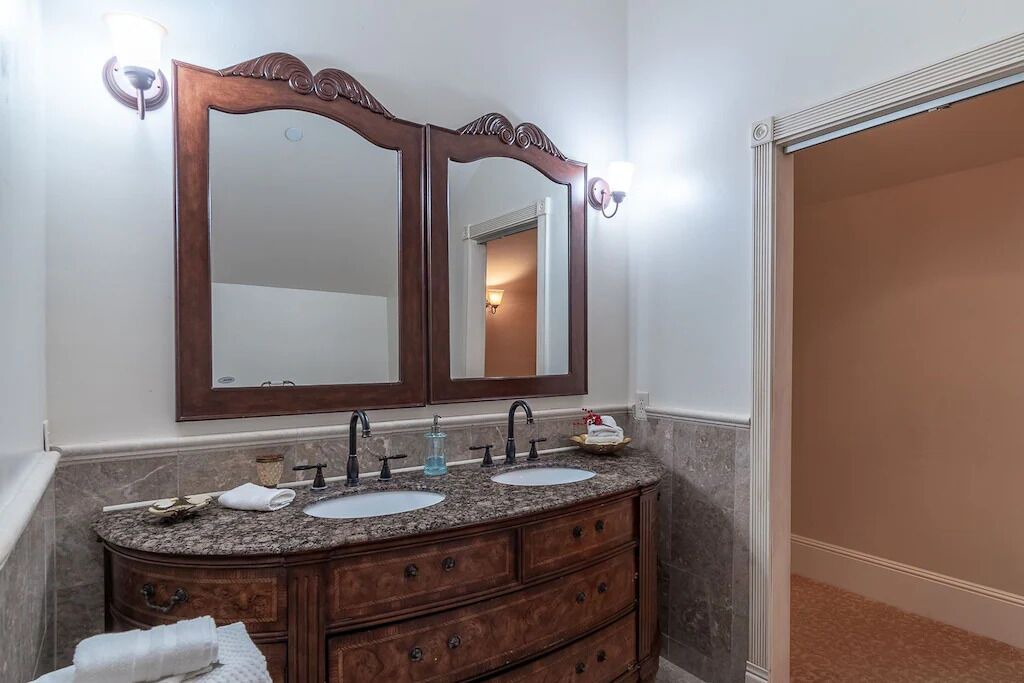 Photo of Bathroom in Salinas