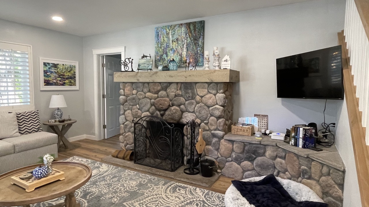 Photo of Livingroom in Cedar Glen