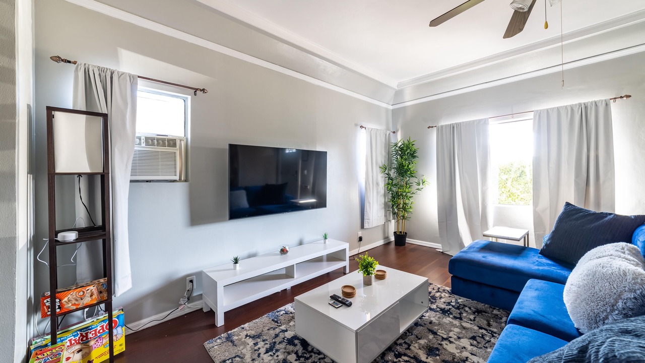 Photo of Livingroom in Hellman Street