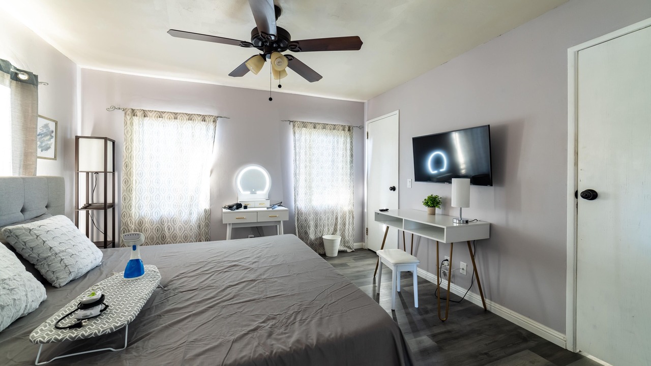 Photo of Bedroom in Hellman Street