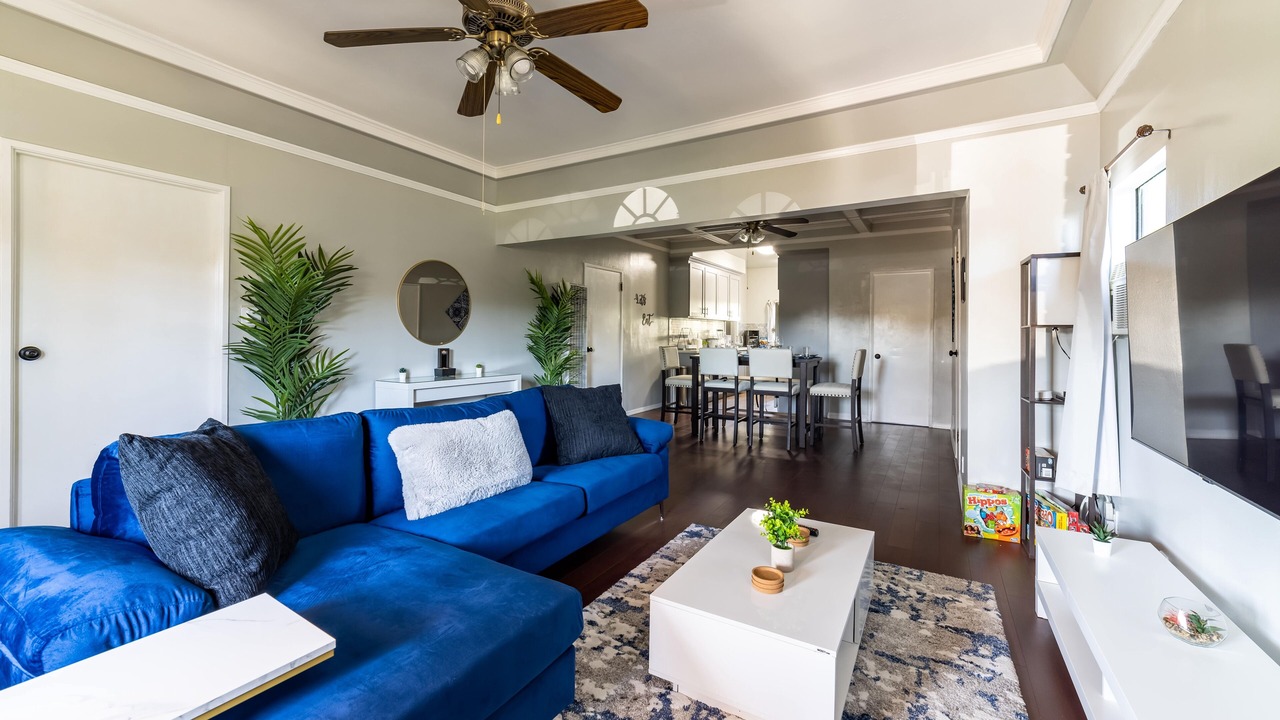 Photo of Livingroom in Hellman Street