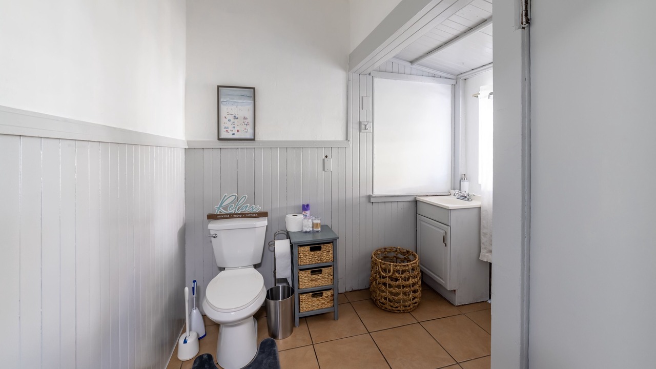 Photo of Bathroom in Hellman Street