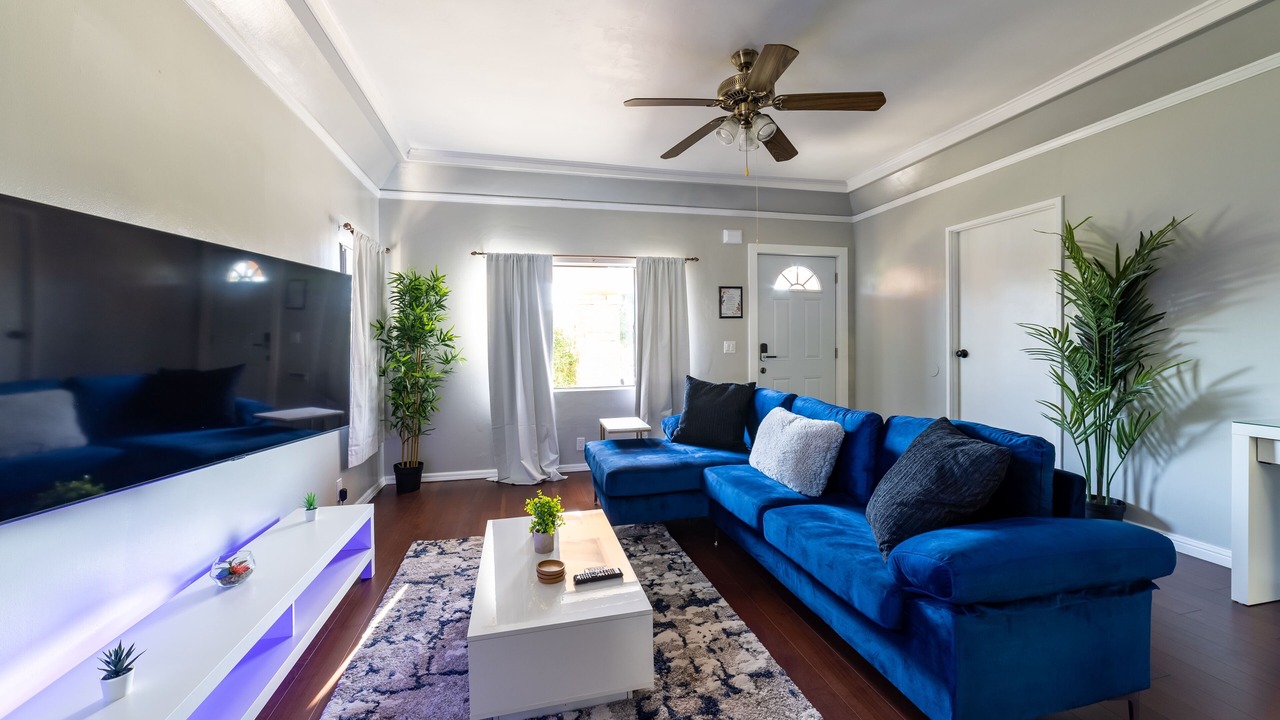 Photo of Livingroom in Hellman Street