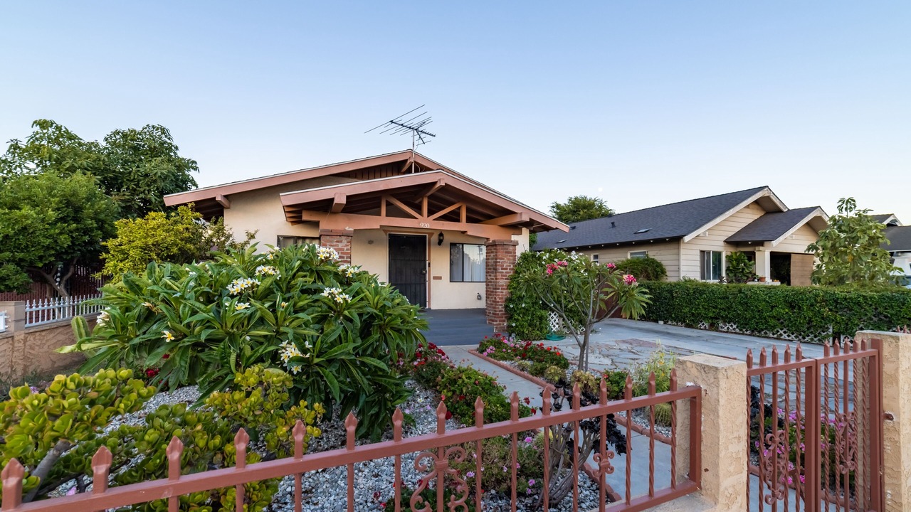 Photo of Outdoor in Hellman Street
