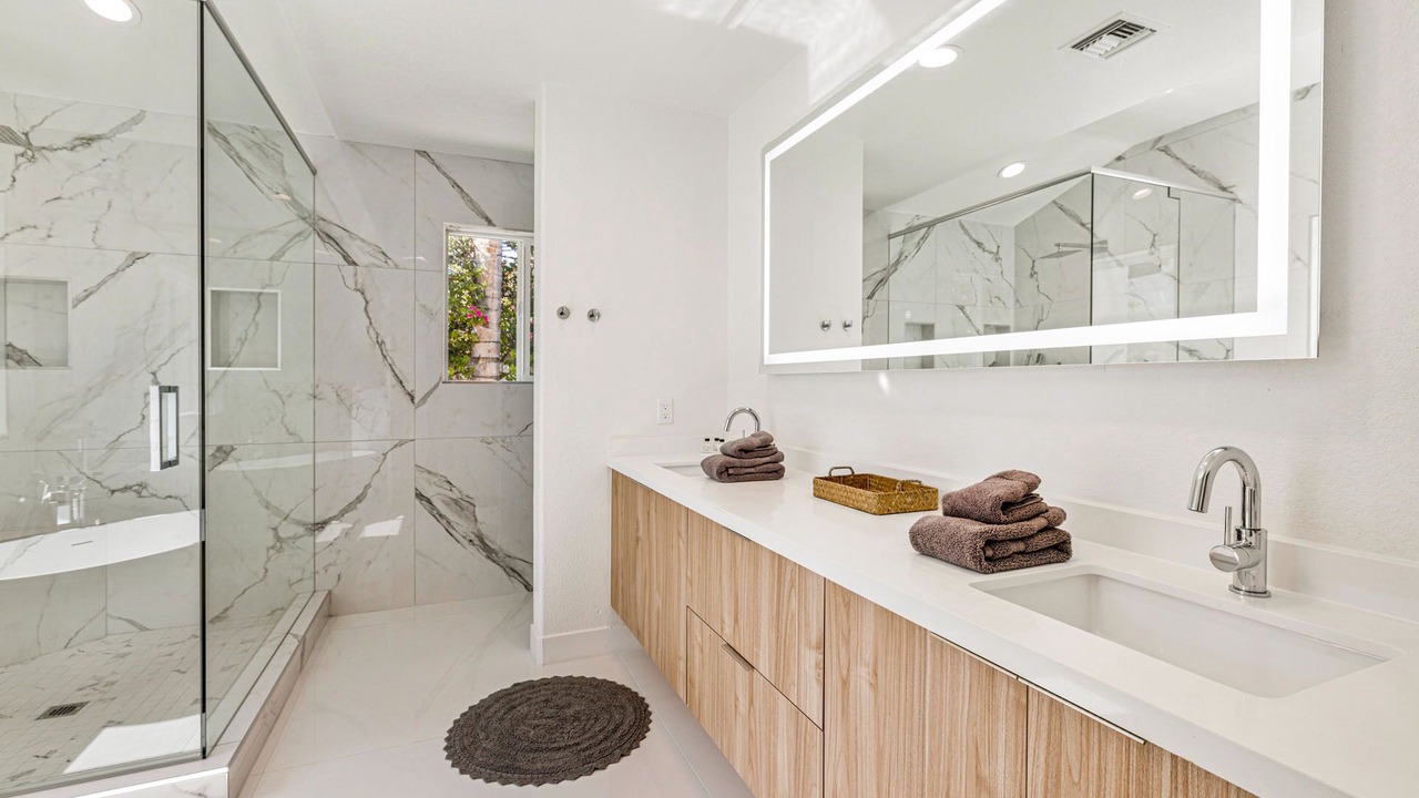 Photo of Bathroom in Araby Commons