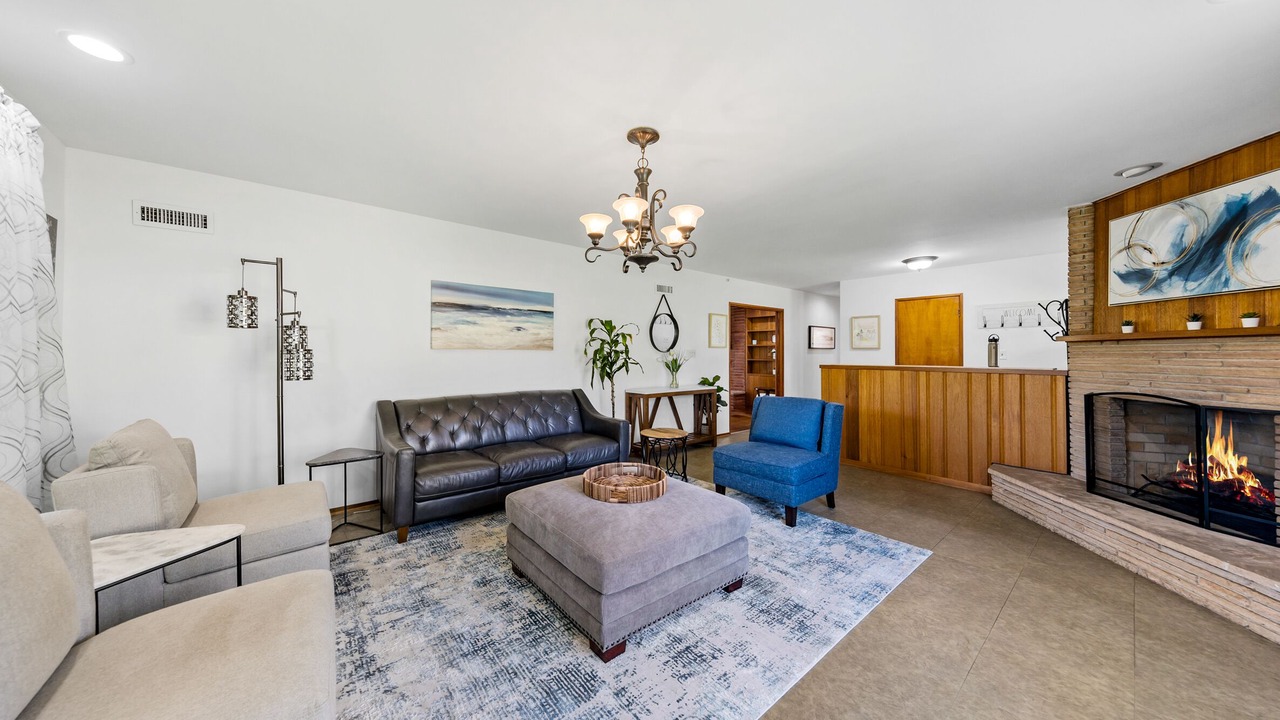 Photo of Livingroom in East Pasadena
