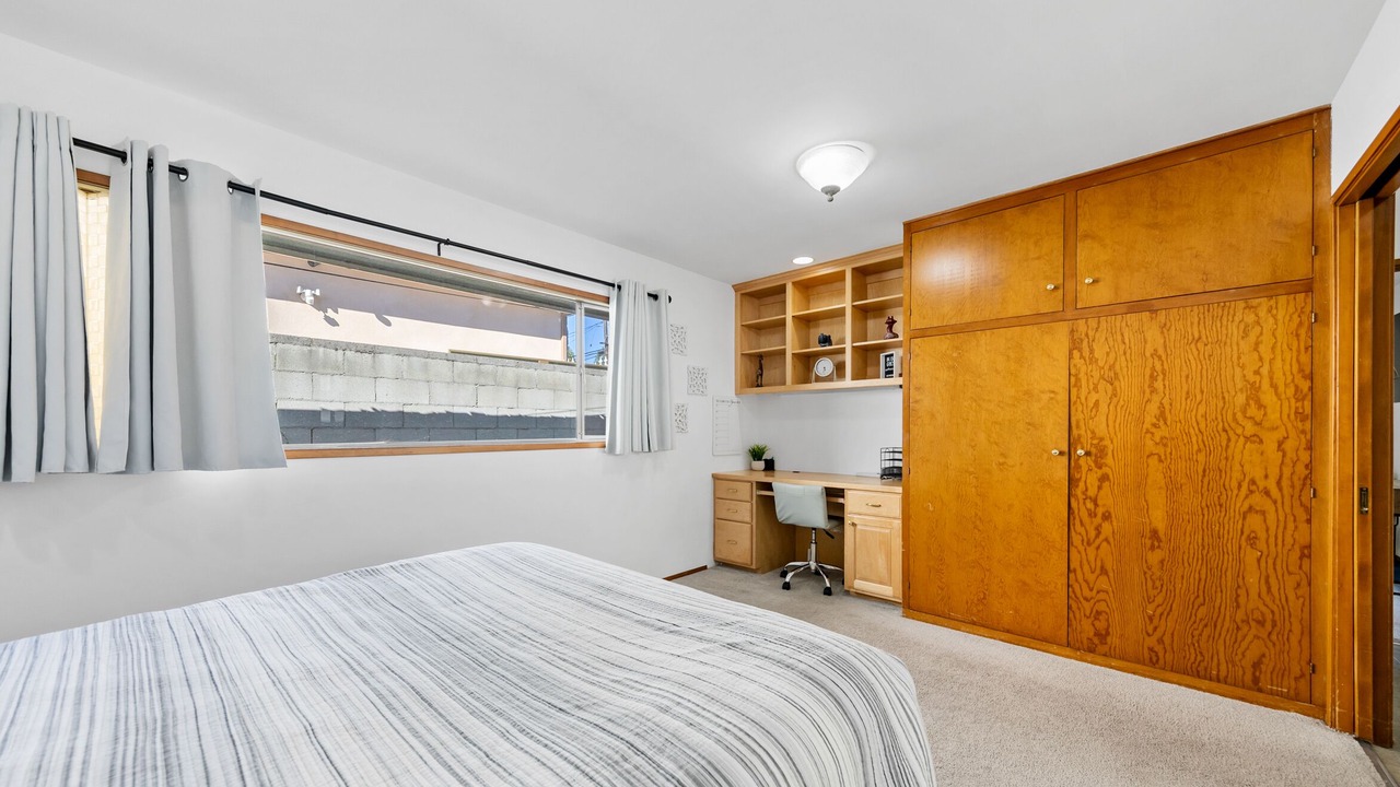 Photo of Bedroom in East Pasadena