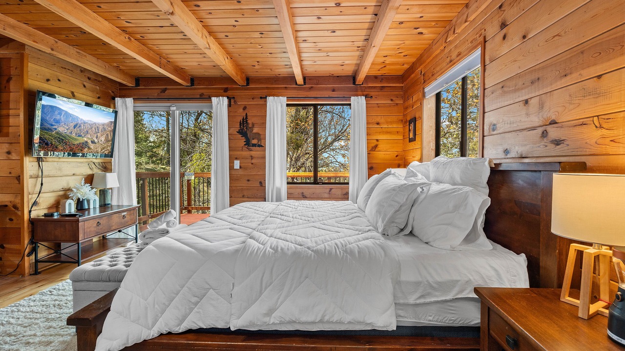 Photo of Bedroom in Running Springs