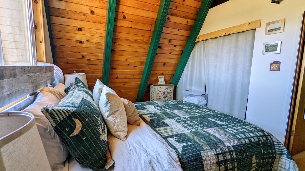 Photo of Bedroom in Wofford Heights