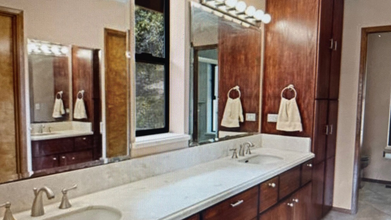 Photo of Bathroom in Salinas