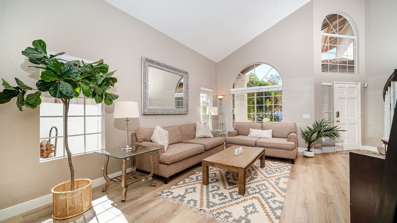 Photo of Livingroom in Vista