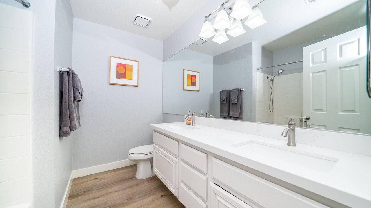 Photo of Bathroom in Vista