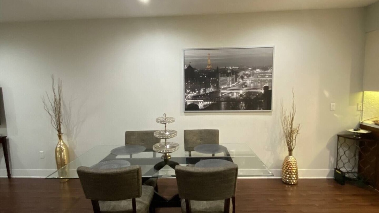 Photo of Livingroom in Downtown