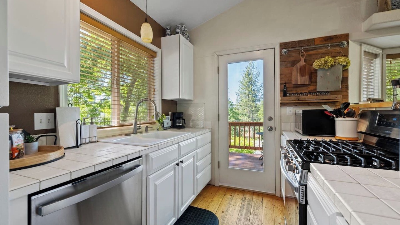 Photo of Kitchen in Tuolumne