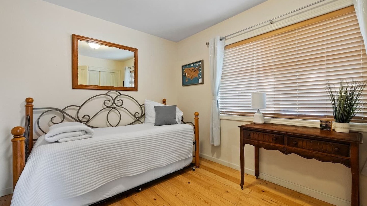 Photo of Bedroom in Tuolumne