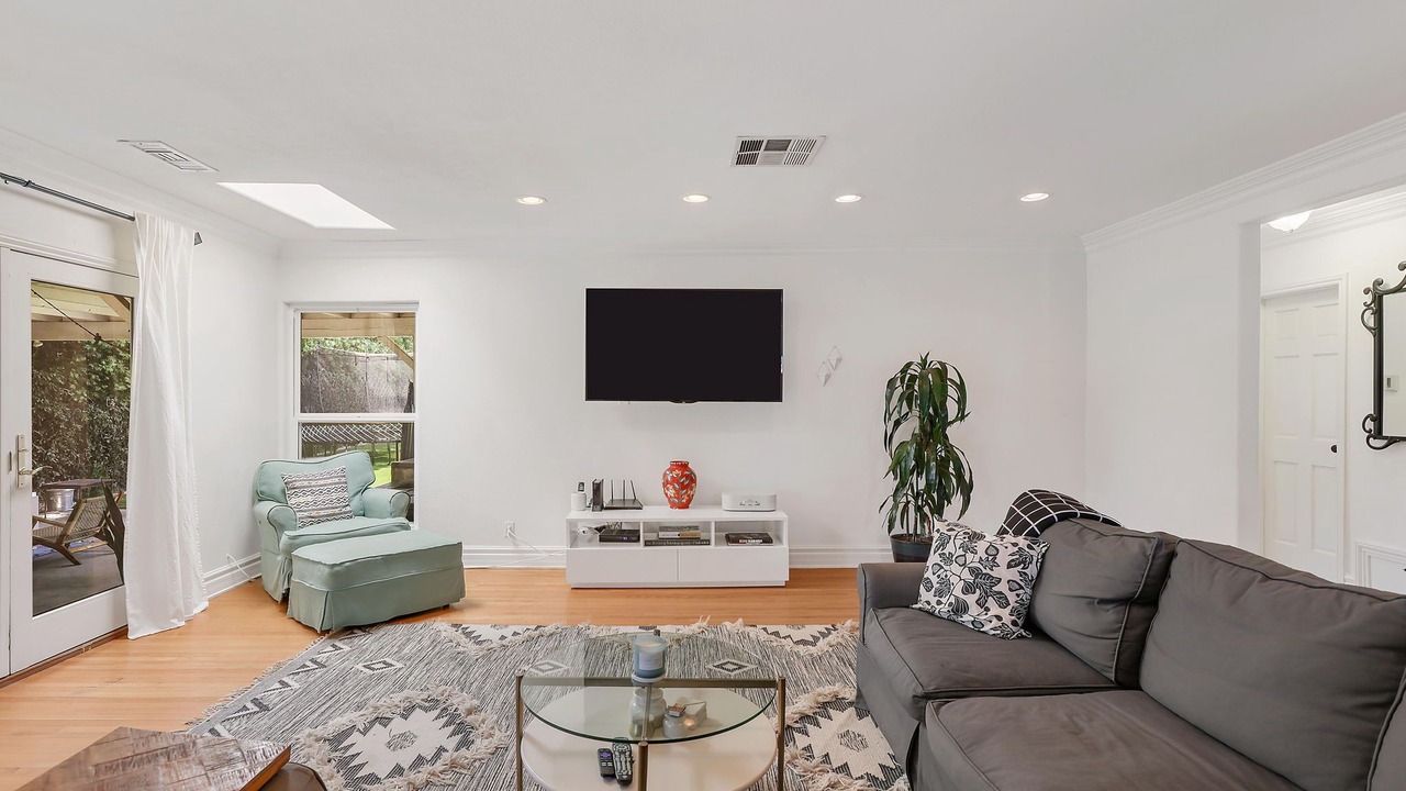 Photo of Livingroom in San Fernando