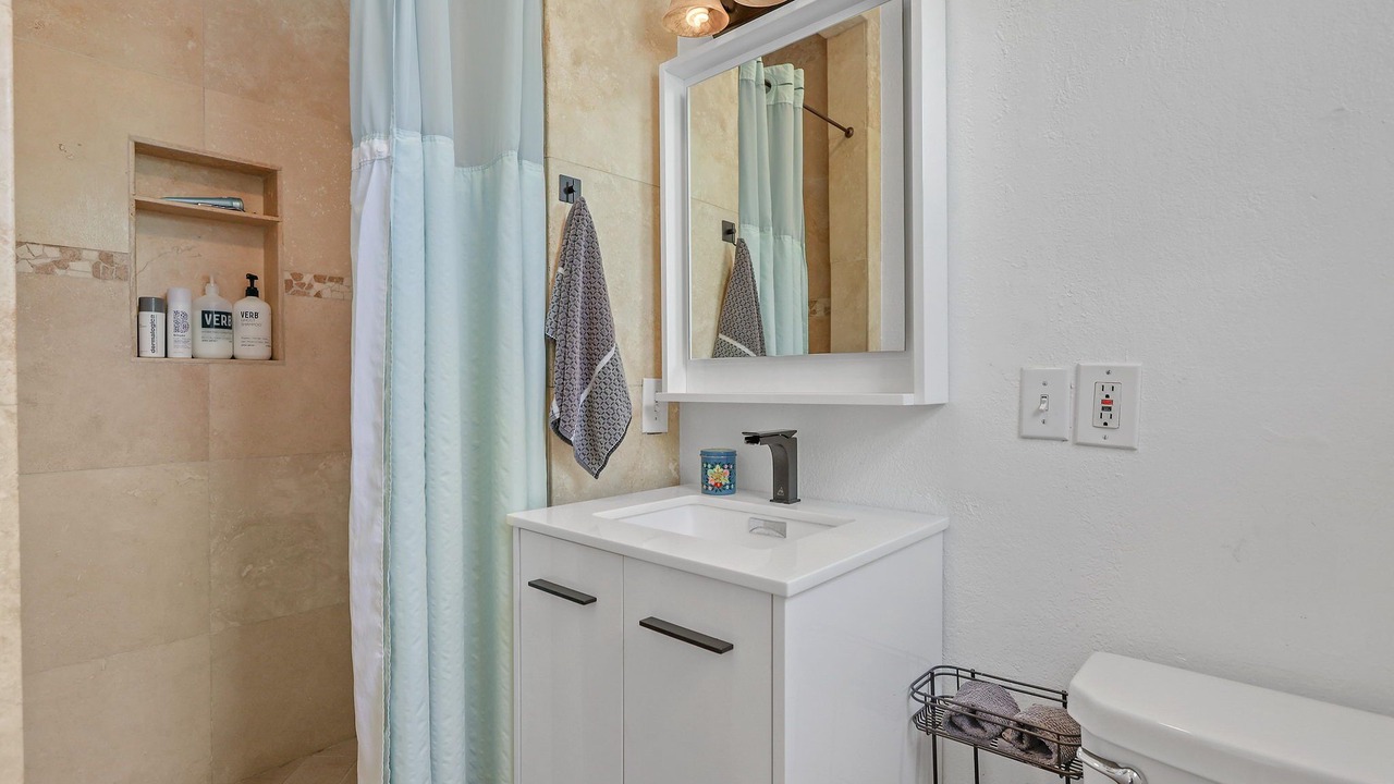 Photo of Bathroom in San Fernando