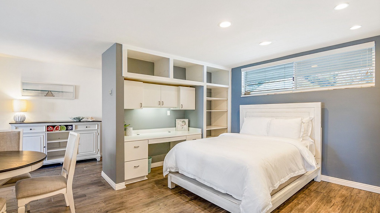 Photo of Bedroom in Eastern Malibu
