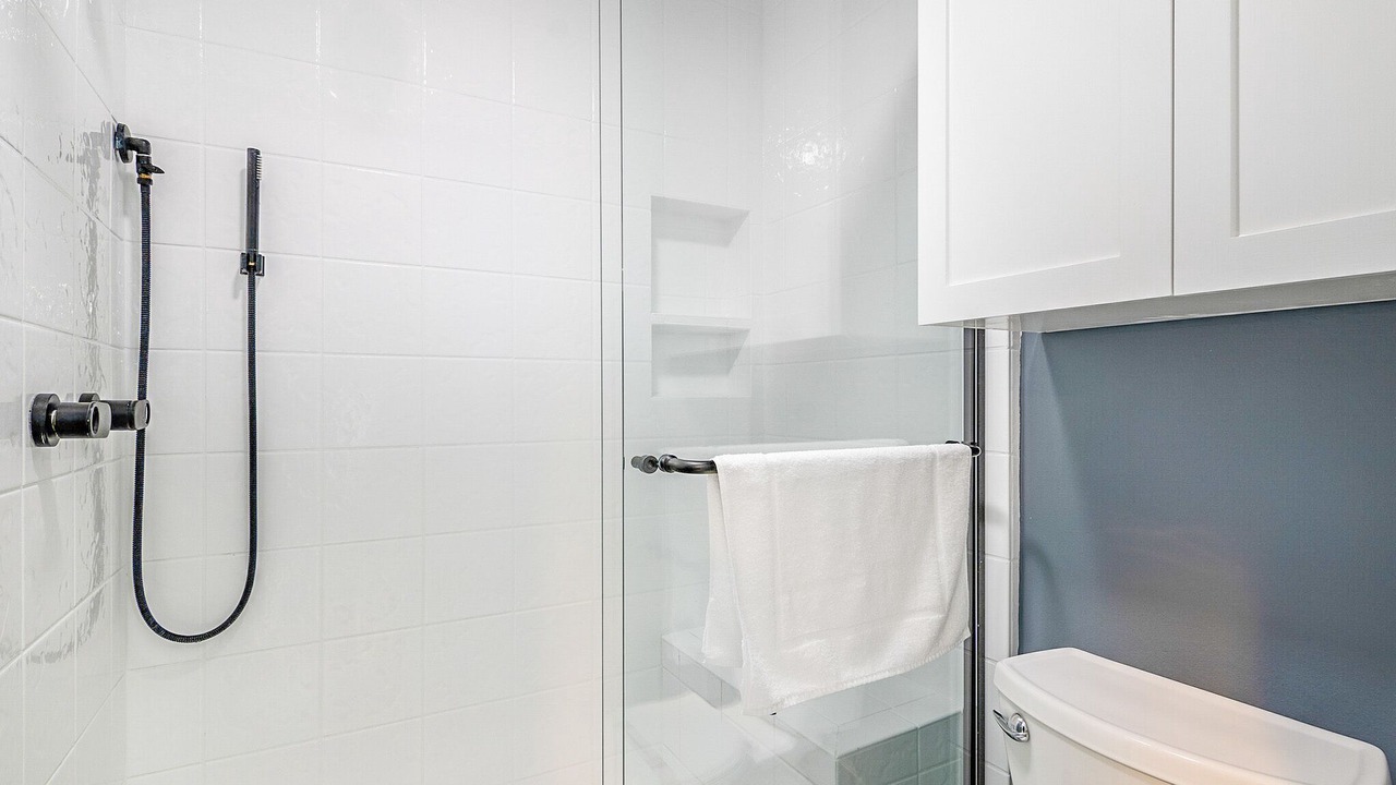 Photo of Bathroom in Eastern Malibu