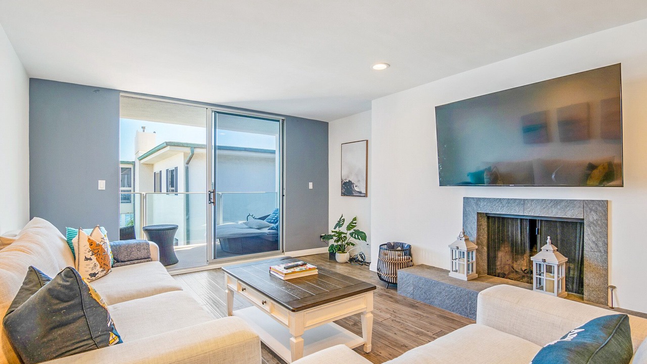 Photo of Livingroom in Eastern Malibu
