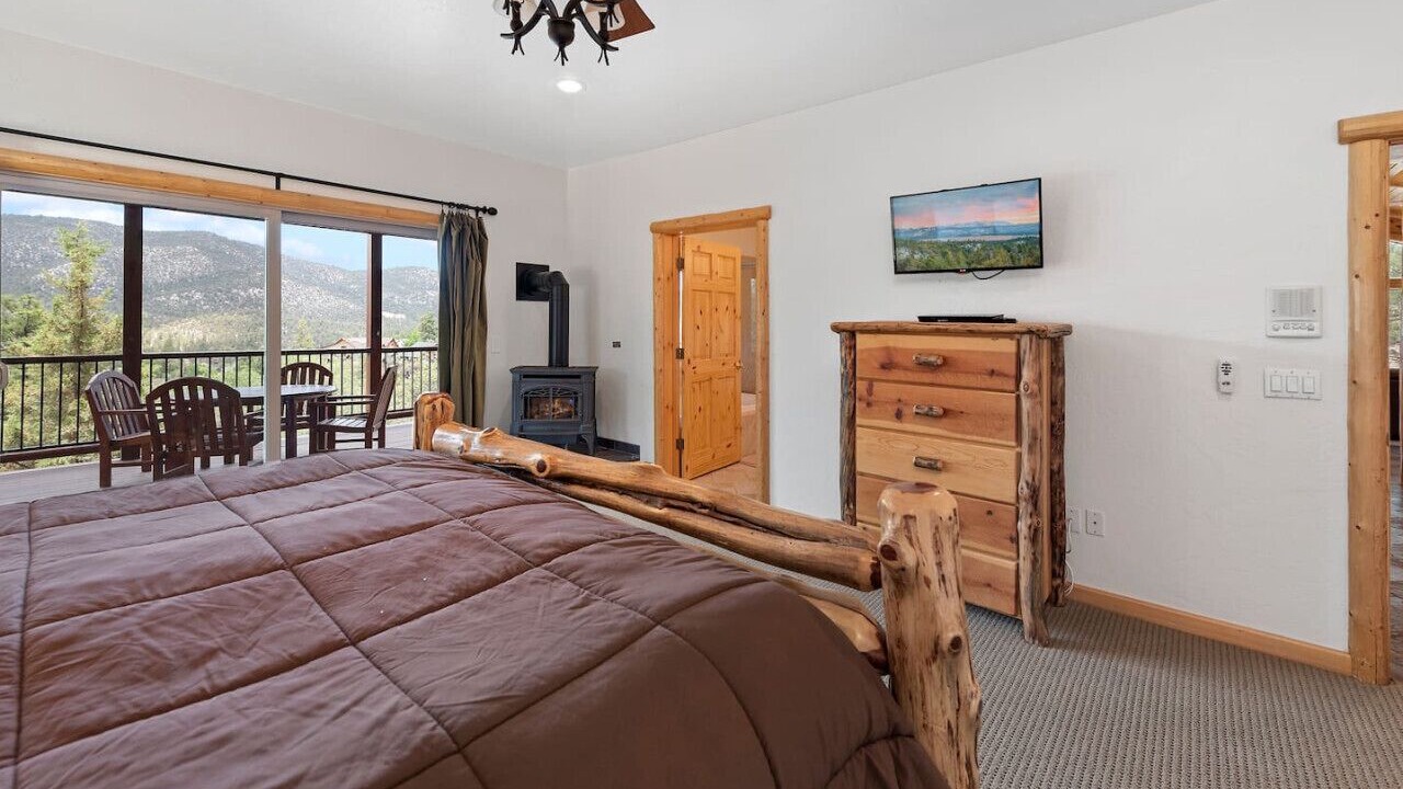 Photo of Bedroom in Castle Glen Estates
