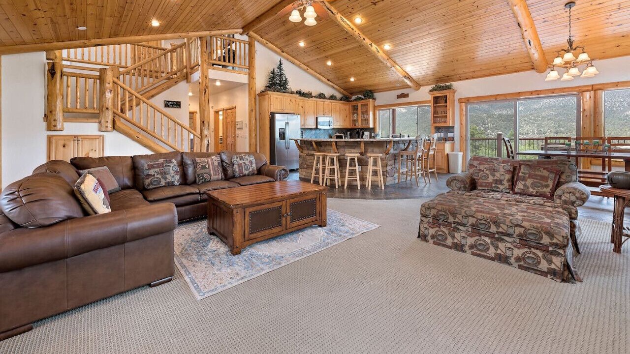 Photo of Livingroom in Castle Glen Estates