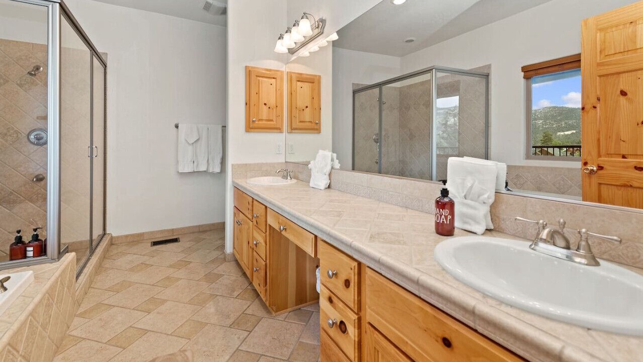 Photo of Bathroom in Castle Glen Estates
