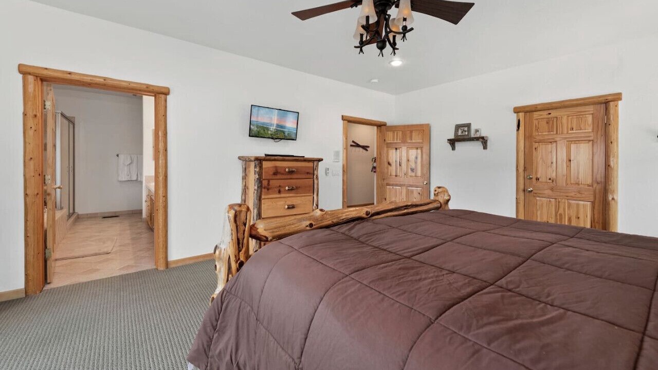 Photo of Bedroom in Castle Glen Estates