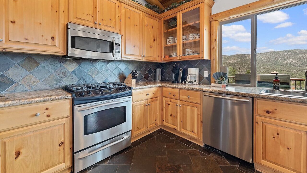 Photo of Kitchen in Castle Glen Estates