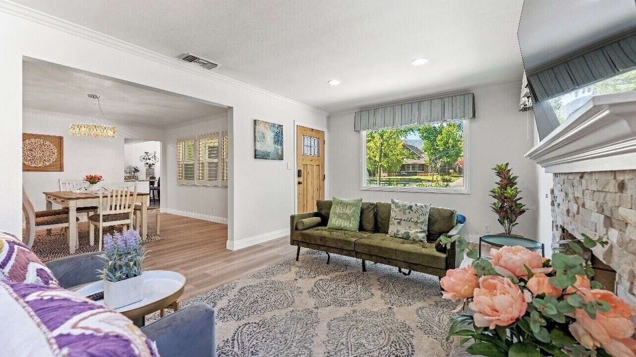 Photo of Livingroom in Glendora