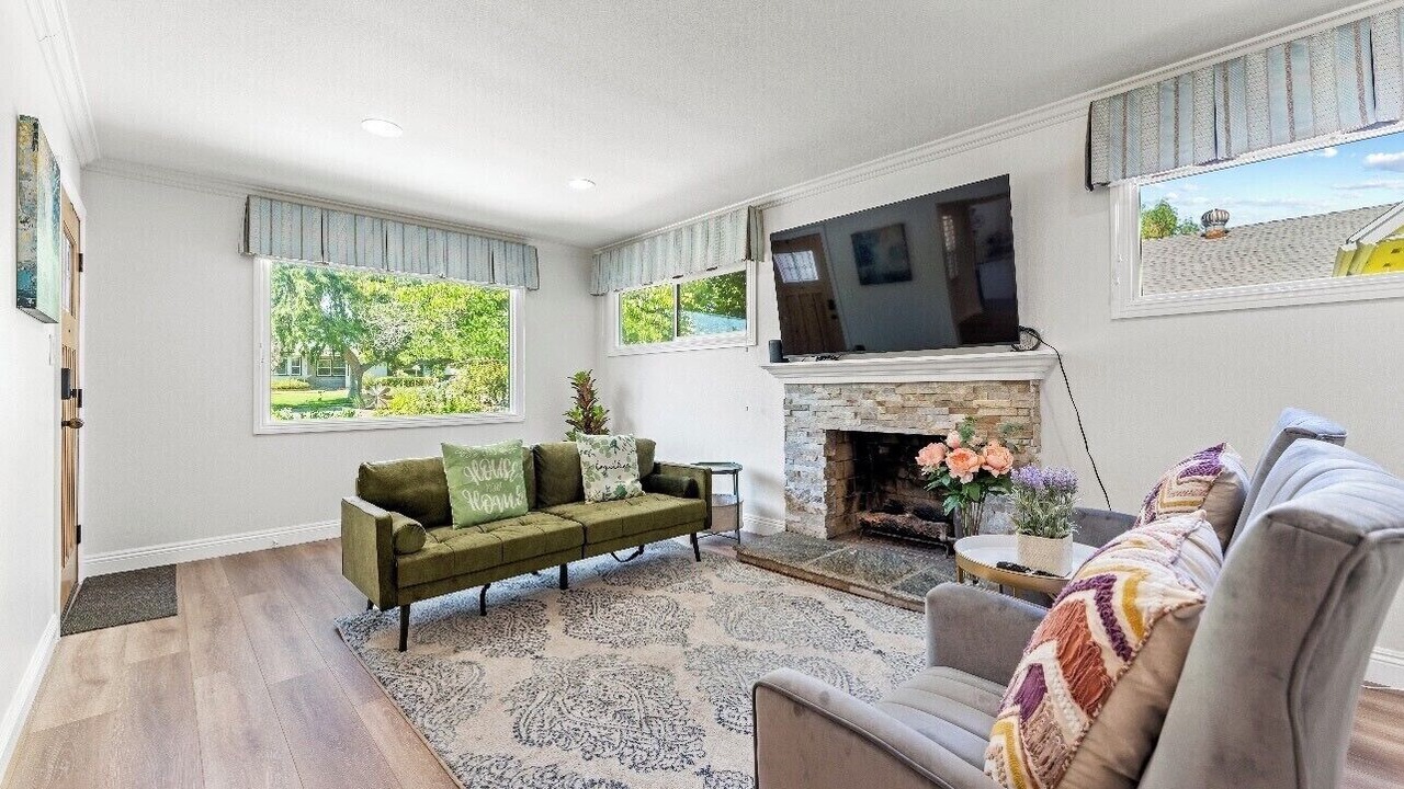 Photo of Livingroom in Glendora