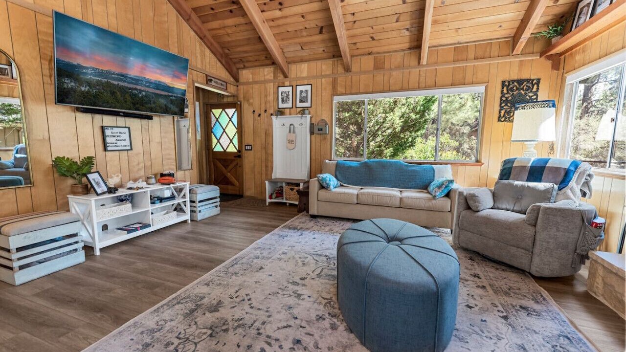 Photo of Livingroom in Whispering Forest