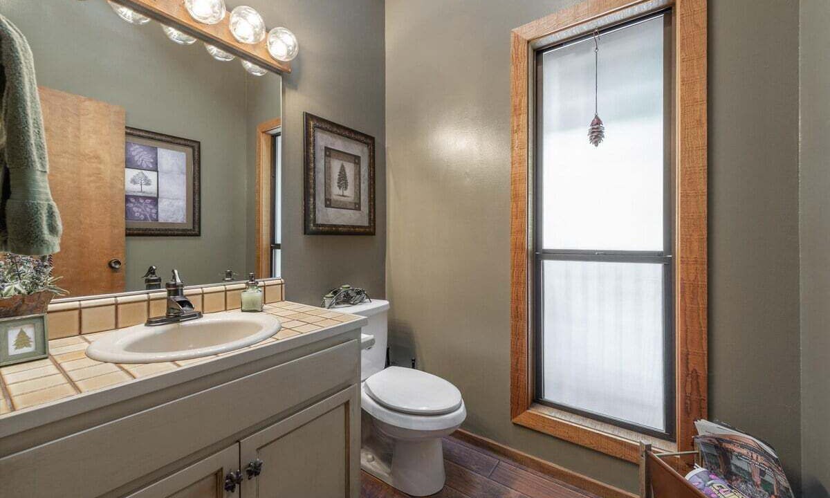Photo of Bathroom in Kingswood Estates