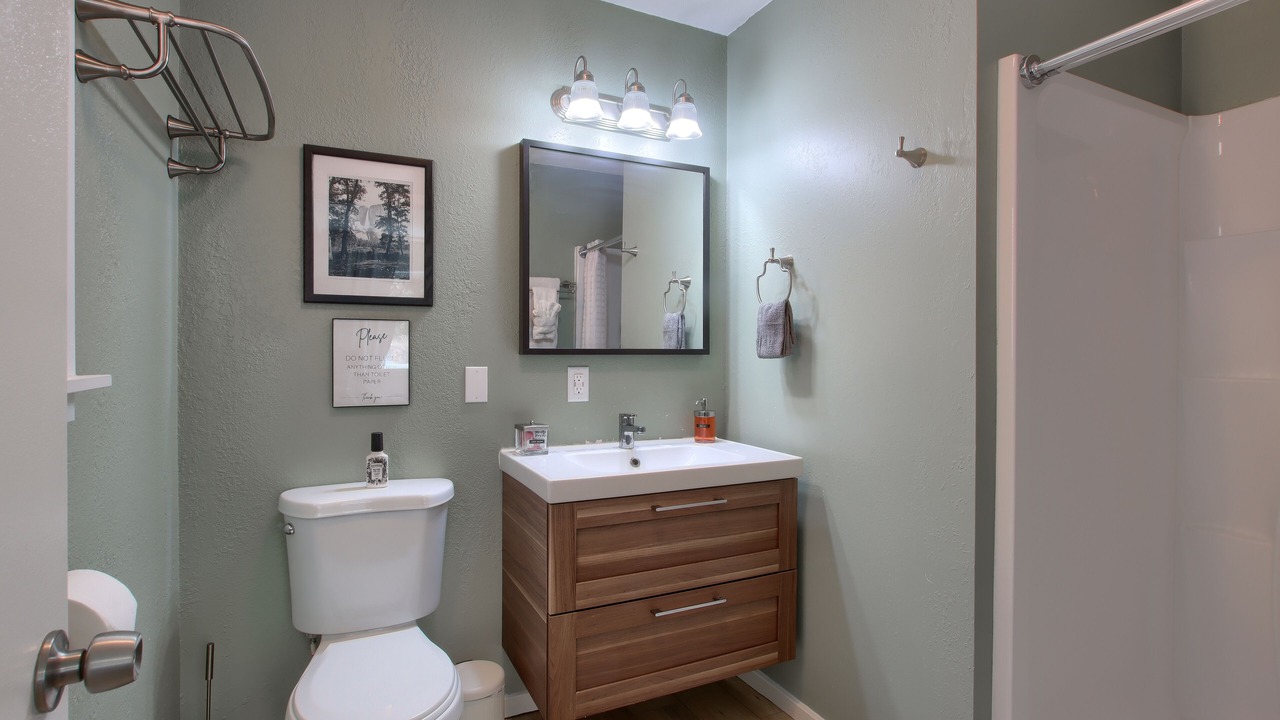 Photo of Bathroom in Mariposa