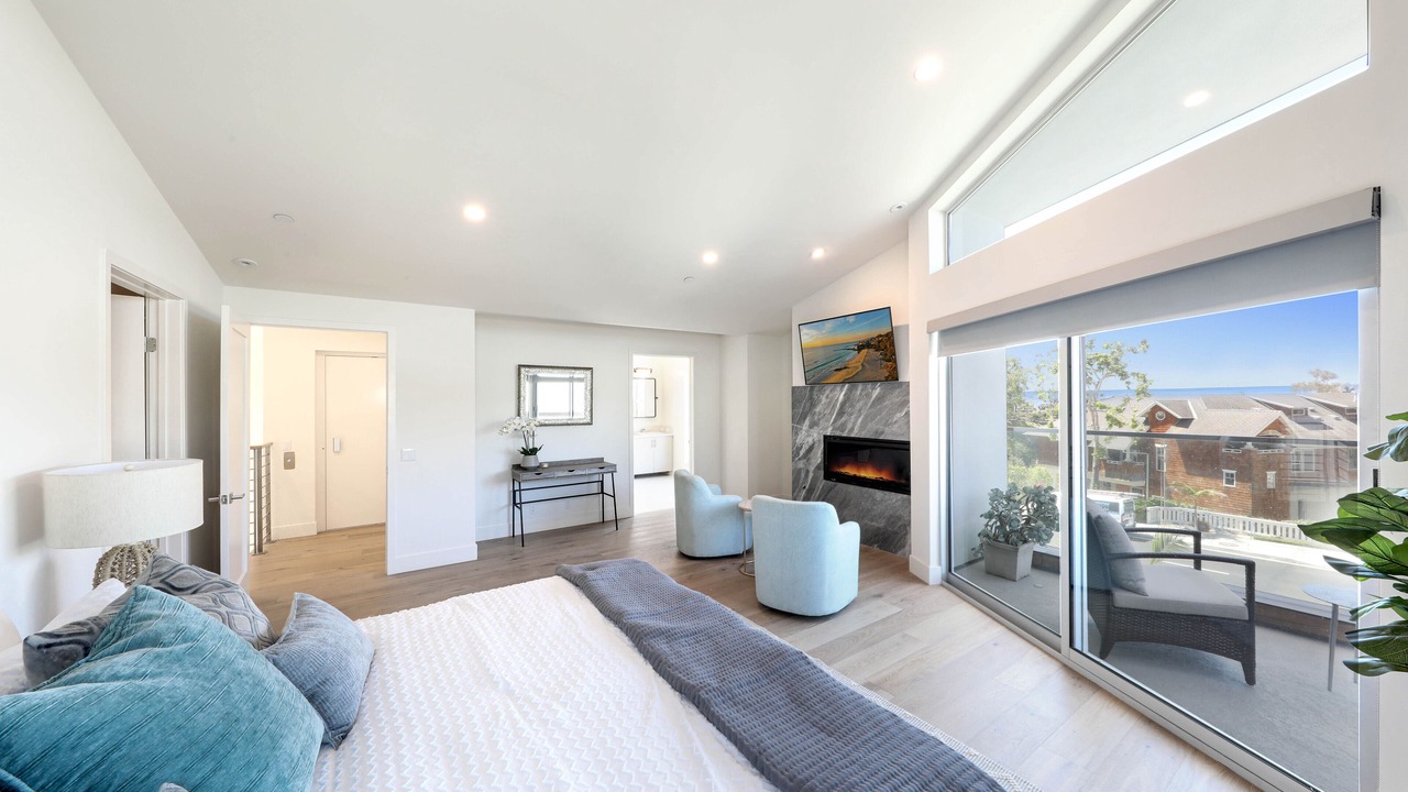 Photo of Bedroom in Corona del Mar