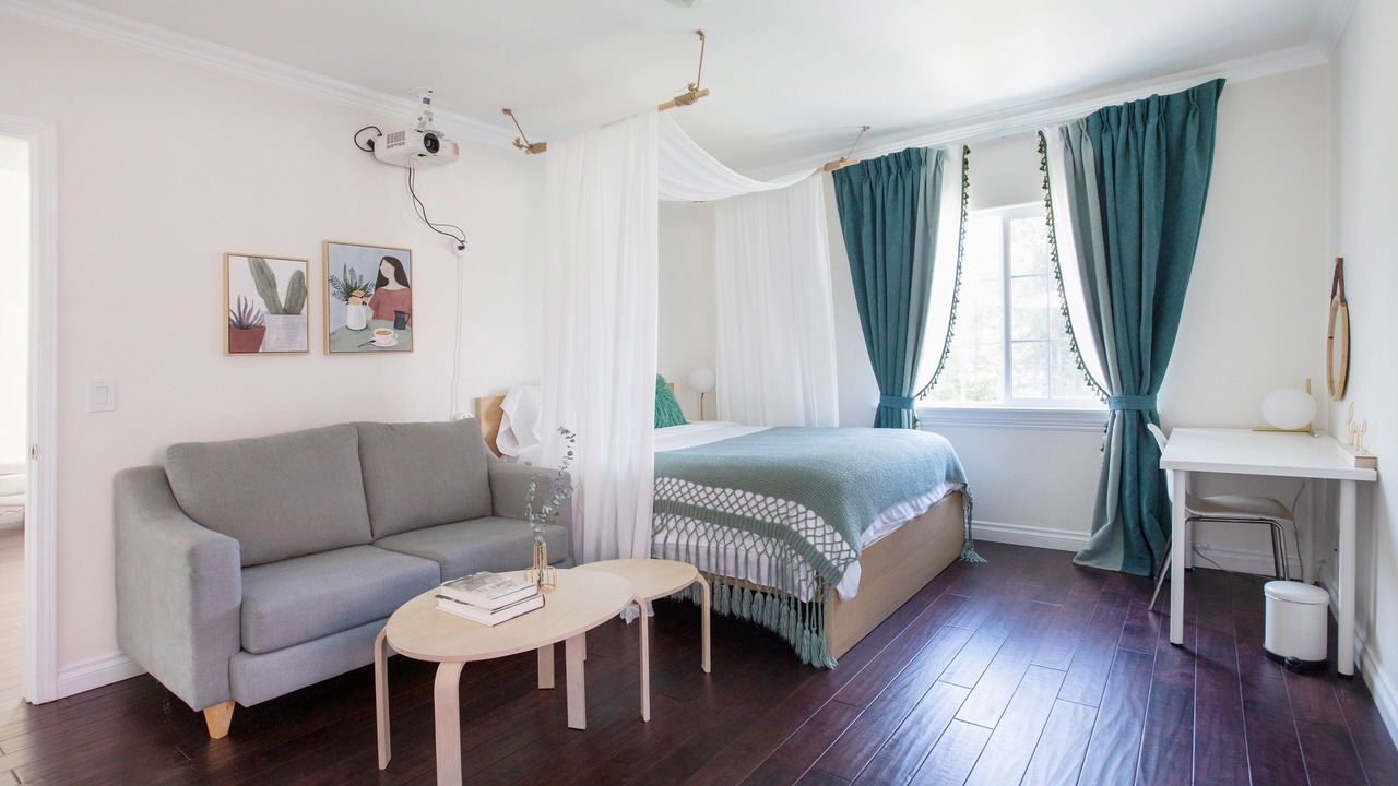 Photo of Bedroom in East Pasadena