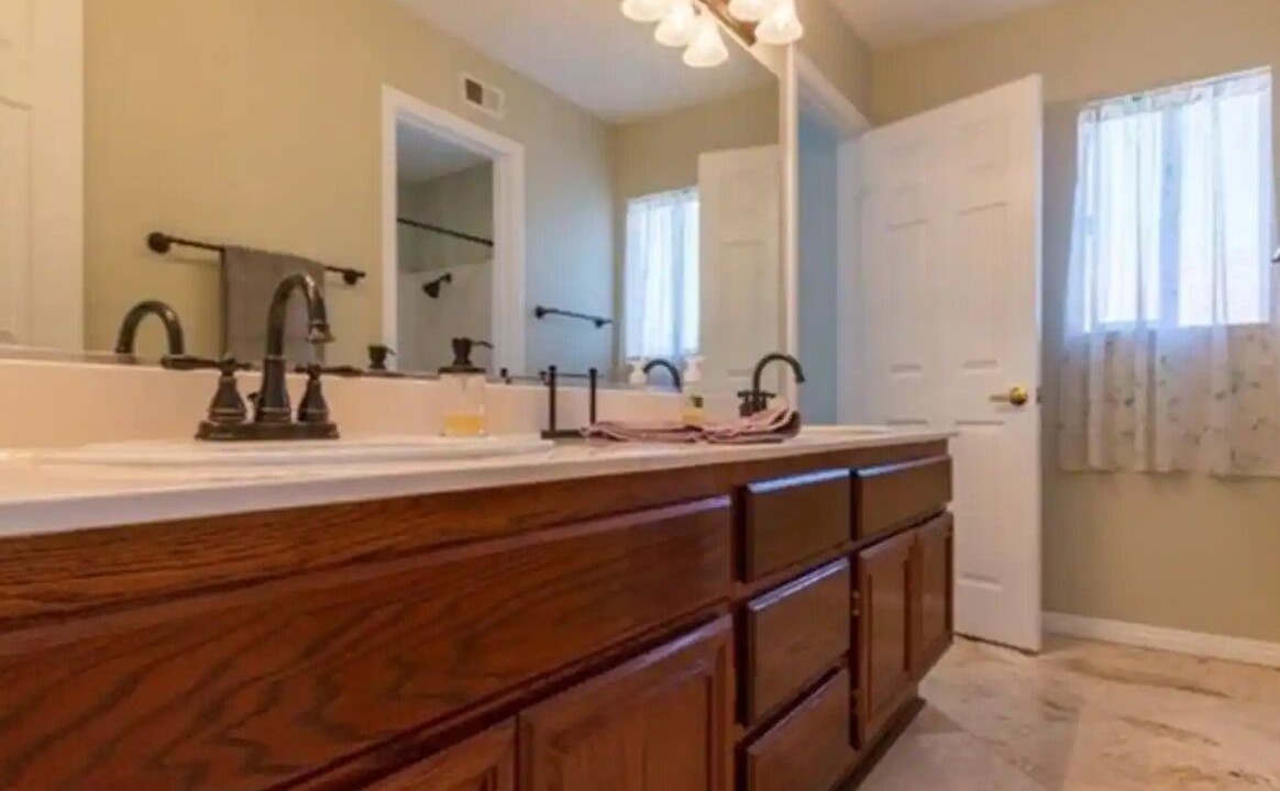 Photo of Bathroom in Valle Vista