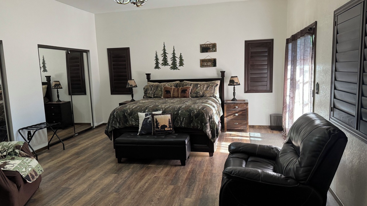 Photo of Bedroom in Lake Arrowhead