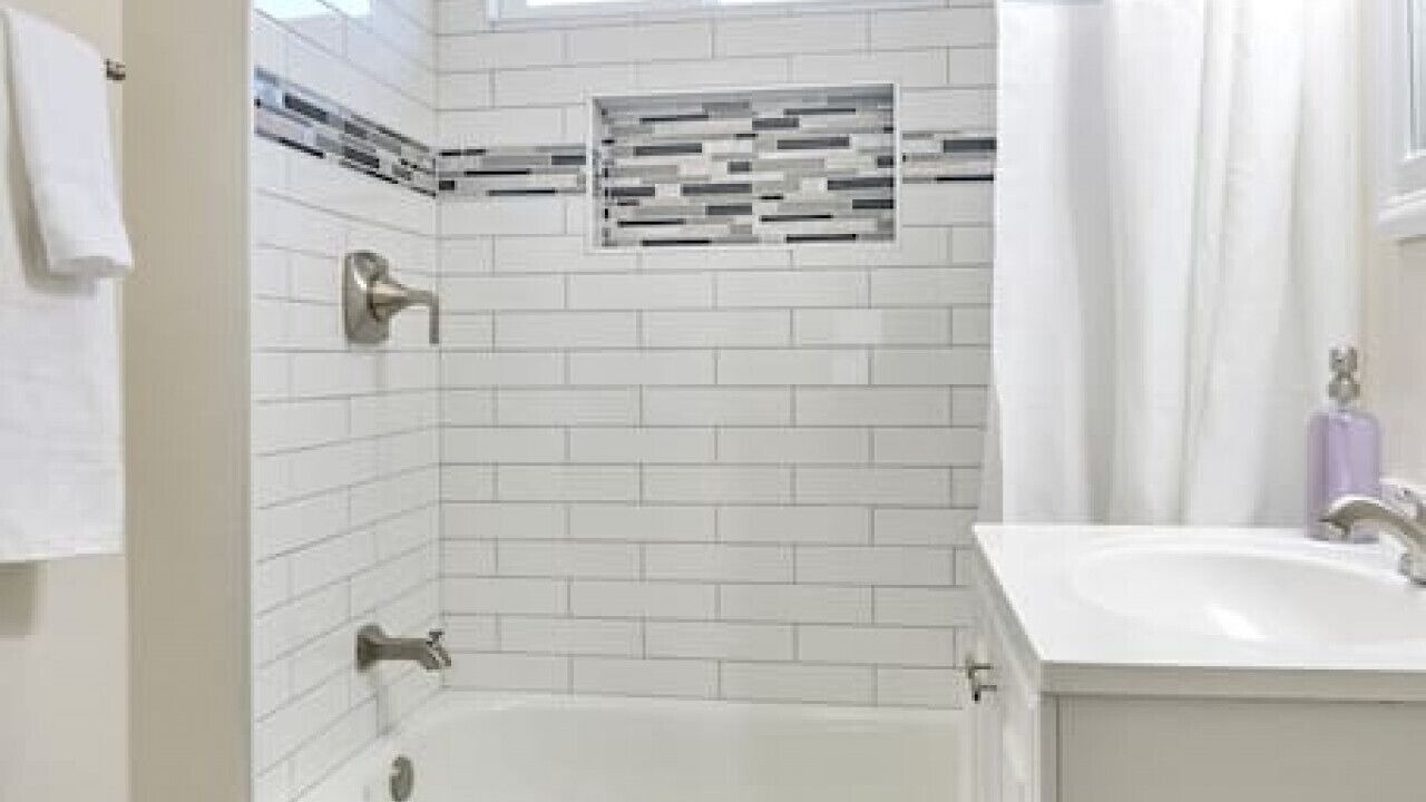Photo of Bathroom in Raisin