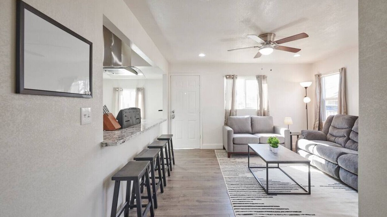 Photo of Bedroom in Raisin