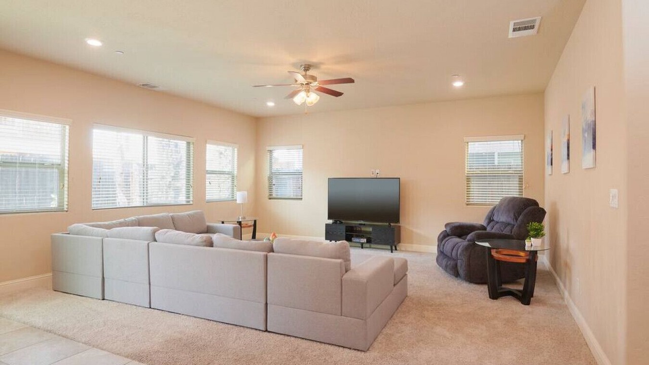 Photo of Bedroom in Raisin