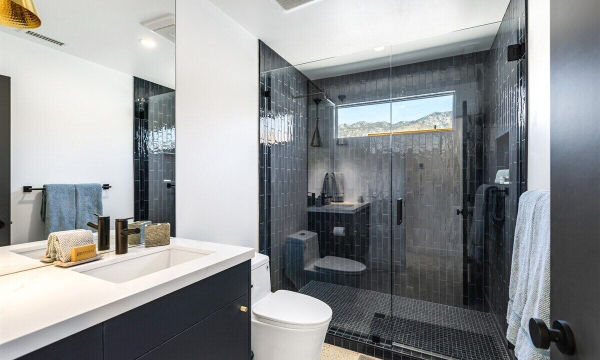 Photo of Bathroom in Araby Commons