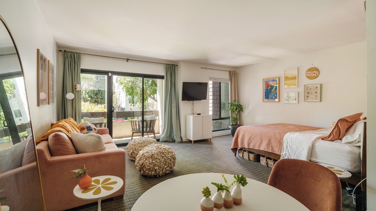 Photo of Bedroom in West Hollywood