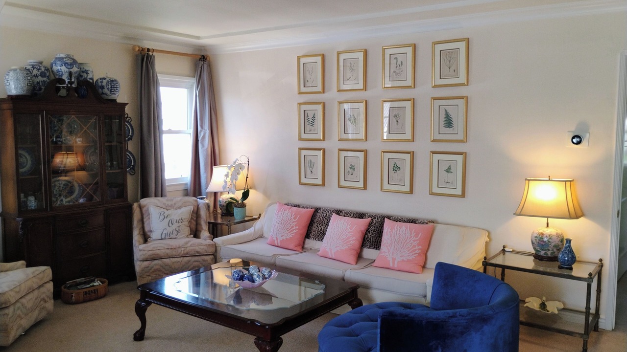 Photo of Livingroom in Harbor Gateway North