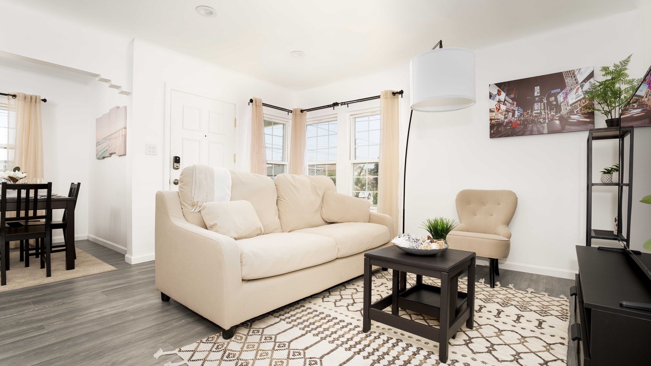 Photo of Livingroom in Lennox