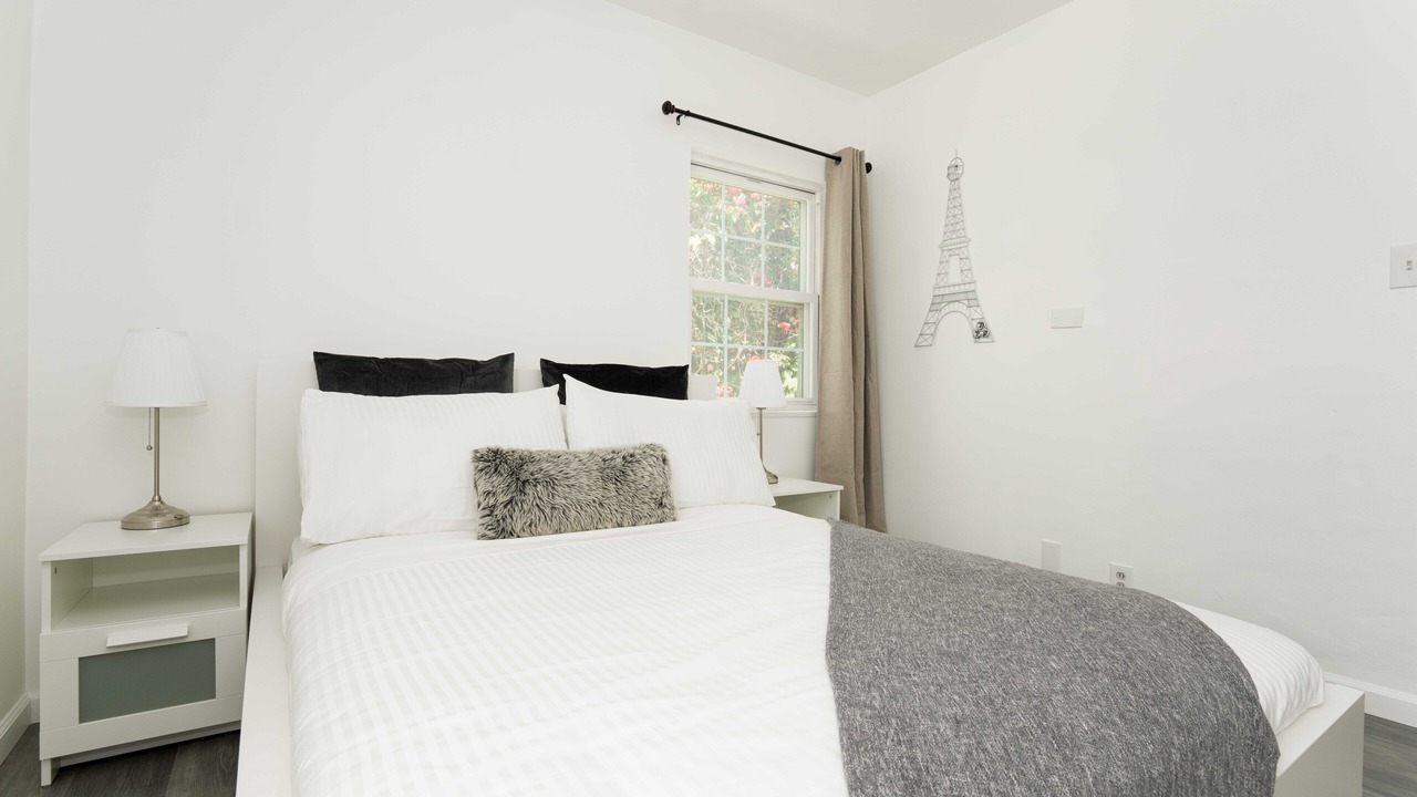 Photo of Bedroom in Lennox