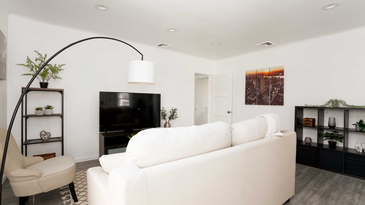 Photo of Livingroom in Lennox
